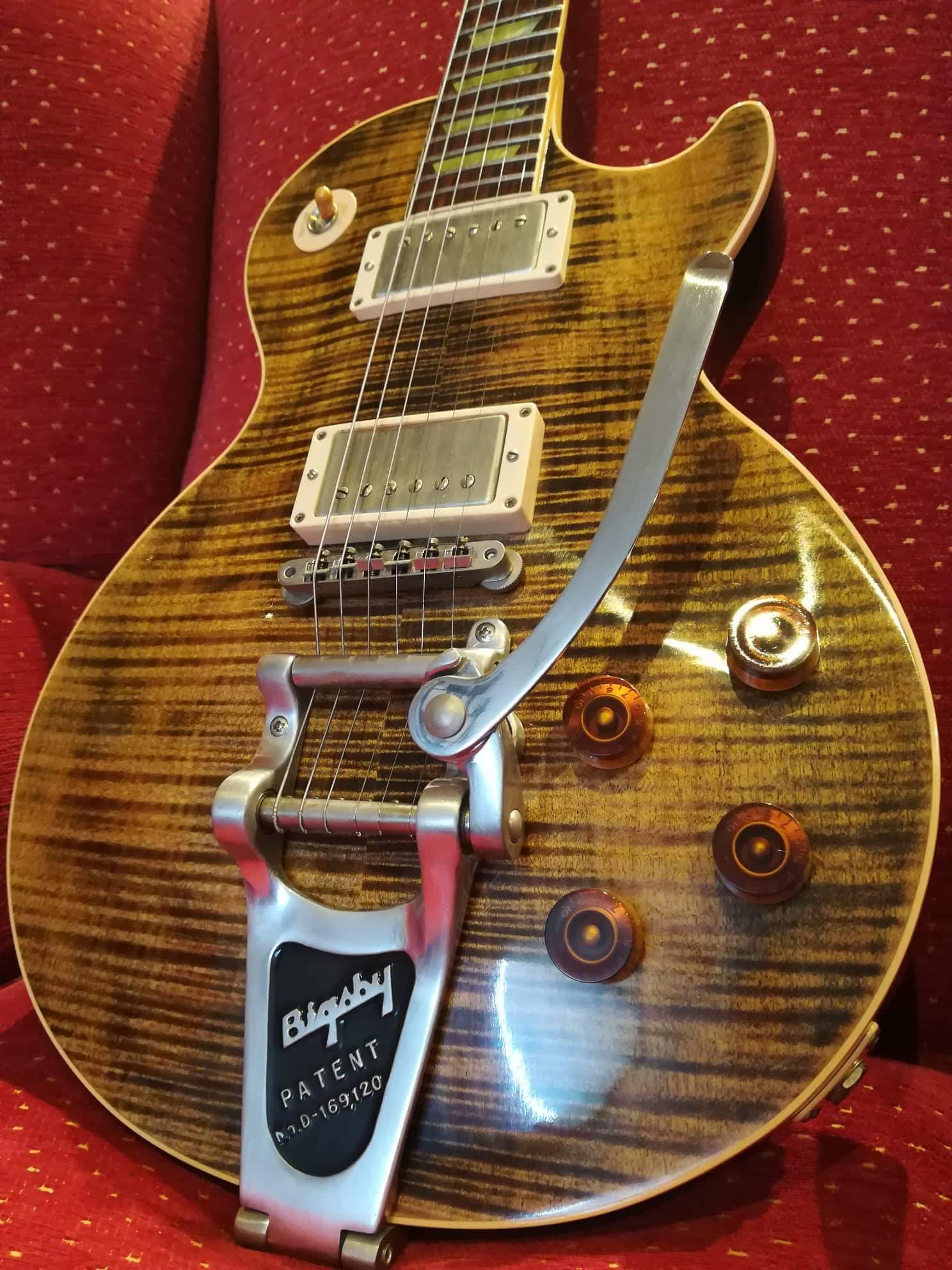     Gibson Les Paul Custom Shop Joe Perry boneyard    